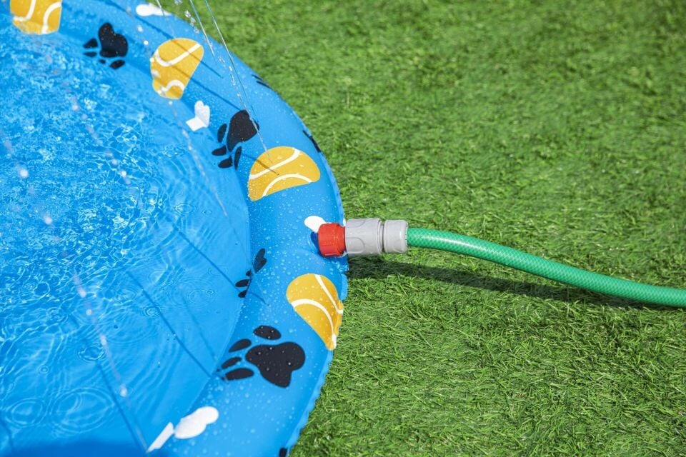 Bestway 52699 Fetchin Fun Evcil Hayvan Fıskiyeli Oyun Matı 1.47m