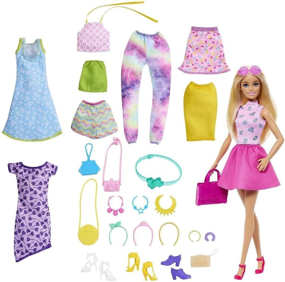 Barbie ve Muhteşem Kıyafetleri HKB07